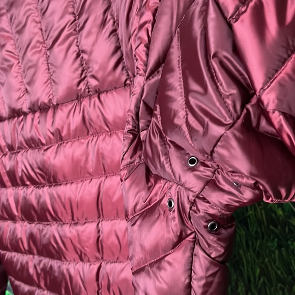 SPORTO puffer with bag to stuff it in great fro trips for packing 70 down - Picture 8 of 9